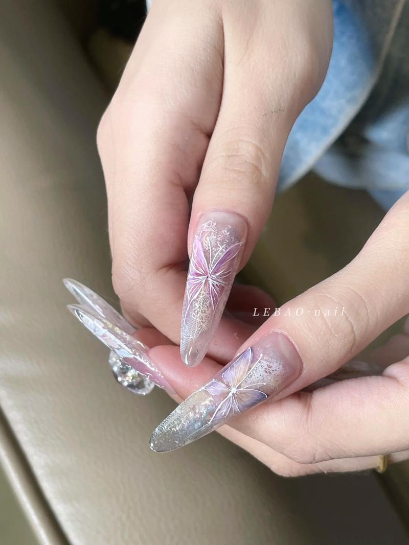 美甲美睫：时尚界的灵动配角